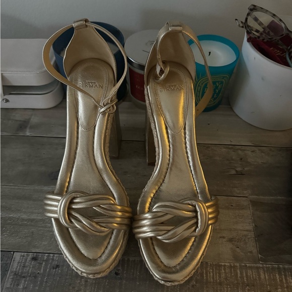 Gorgeous Gold Alexandre Birman chunky block heel shoes - Picture 3 of 9